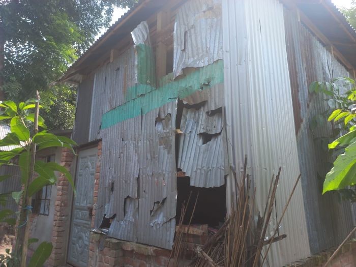 সালথায় মসজিদের চাবি না দেওয়ায় দু'গ্রুপের সংঘর্ষে আহত ৩০, বাড়িঘর ভাঙচুর