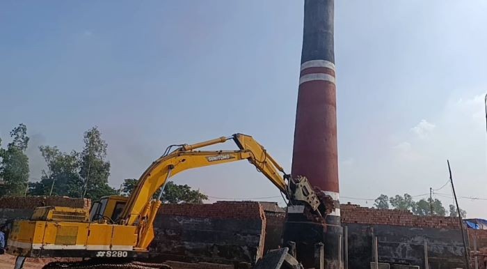 ধামরাইয়ে অবৈধ ইটভাটায় পরিবেশ অধিদপ্তরের অভিযান: ৩টি ভাটা গুঁড়িয়ে ১২লাখ টাকা জরিমানা