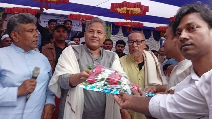ফরিদপুরে আ.লীগের শতাধিক নেতাকর্মী বিএনপিতে যোগদান