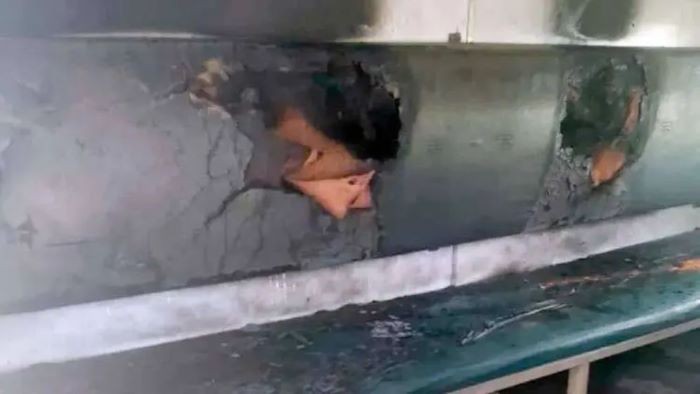 ময়মনসিংহে জারিয়া লোকাল ট্রেনে দুর্বৃত্তদের আগুন: বগির কয়েকটি সিট পুড়ে ক্ষতিগ্রস্ত