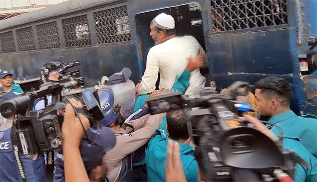 সচিবালয় থেকে ৪ জনকে নেওয়া হলো পুলিশি হেফাজতে