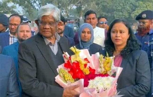 পে স্কেল চূড়ান্তকরণের আগে ধৈর্যের বার্তা কর্মকর্তাদের জন্য