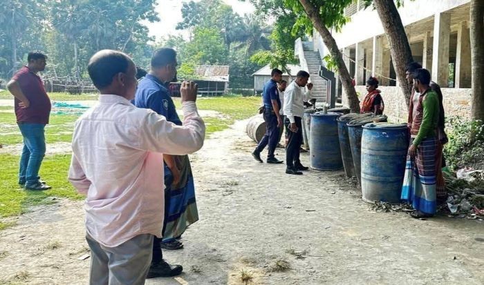 কোটালীপাড়ায় বেশি দামে তেল বিক্রি করায় দুই ব্যবসায়ীকে জরিমানা 