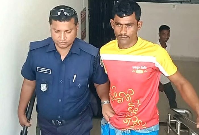 আমতলীতে মেয়েকে ধর্ষণের অভিযোগে বাবাকে পুলিশে দিলেন মা!
