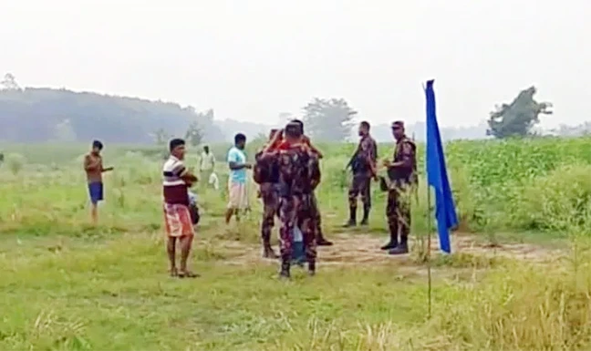 চার দিন শূন্যরেখায় আটকে থাকার পর ১২ জনকে ফেরত নিল ভারত