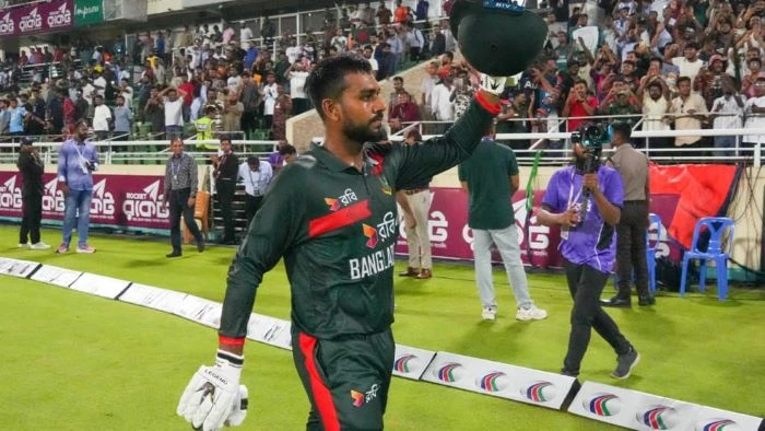 মাথায় ব‌লের আঘাত, হাসপাতালে মে‌হে‌দি মিরাজ