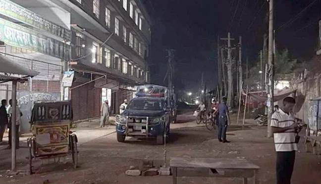ছেলেকে মাদরাসায় রাখতে যাচ্ছিলেন বাবা, পথে গুলি করে হত্যা